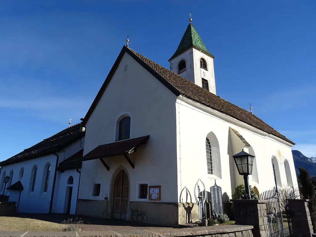 Steinegg (Karneid, South Tyrol, Italy), Saints Peter and Paul church