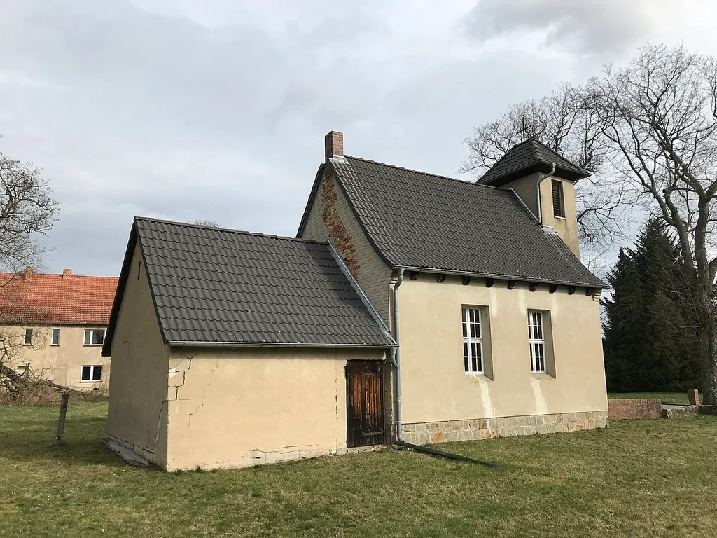 Die Dorfkirche Nonnendorf ist eine schlichte Saalkirche aus dem Jahr 1954 in der Gemeinde Niederer Fläming in Brandenburg.