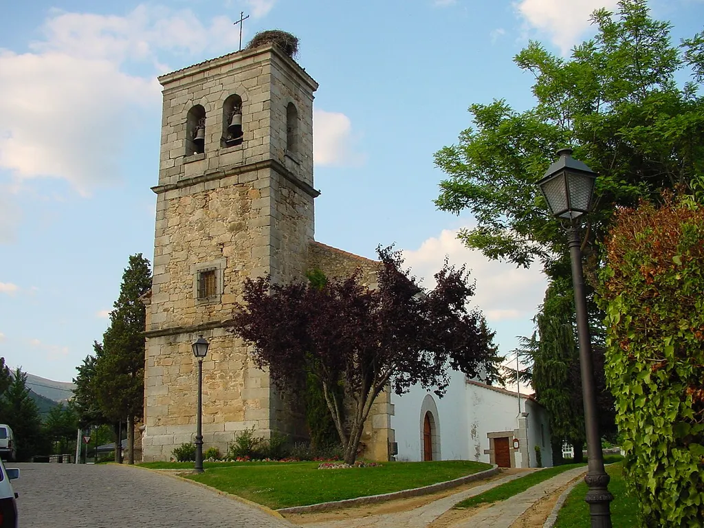 Campanario de iglesia en Navacerrada.