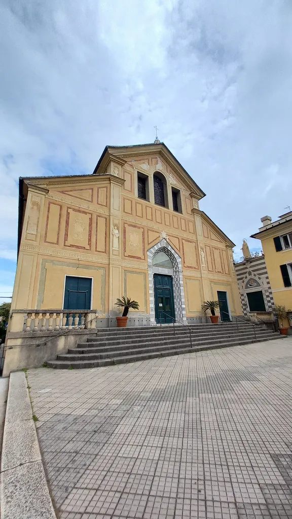 Il complesso della chiesa di San Francesco d'Assisi, Albaro, Genova, Liguria, Italia