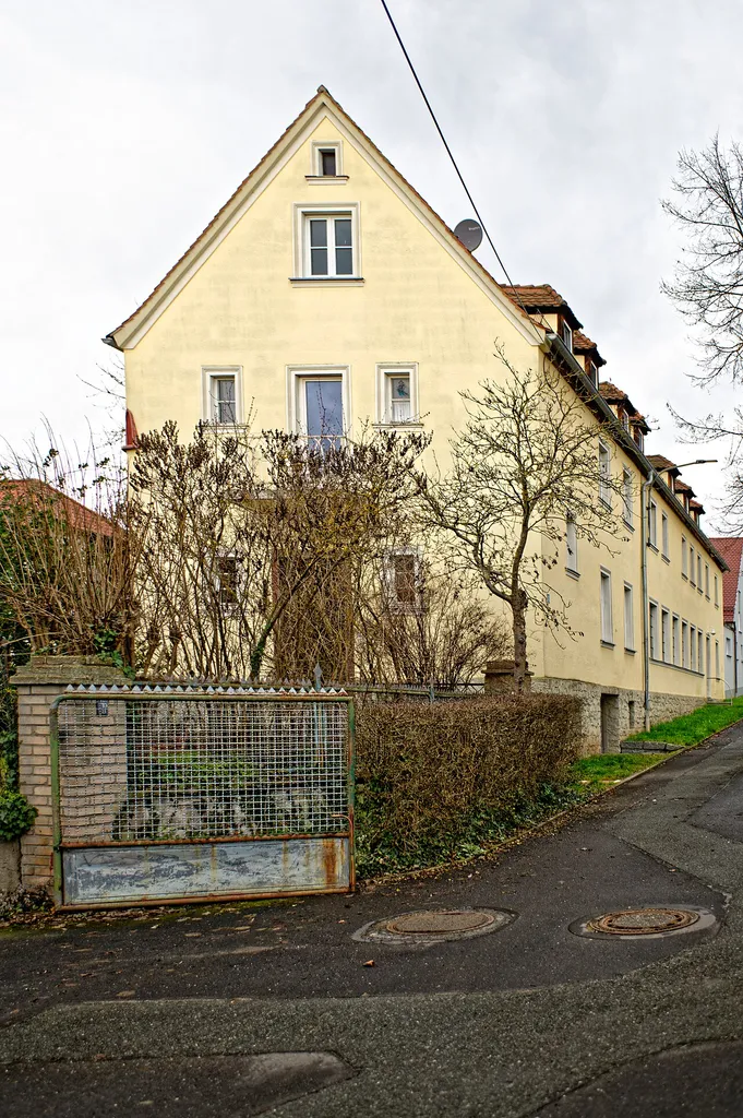Mühlhausen: Schulweg 1 D-5-72-143-28