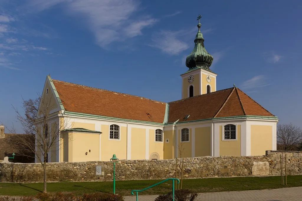 The church of Wolfsthal in 2015.