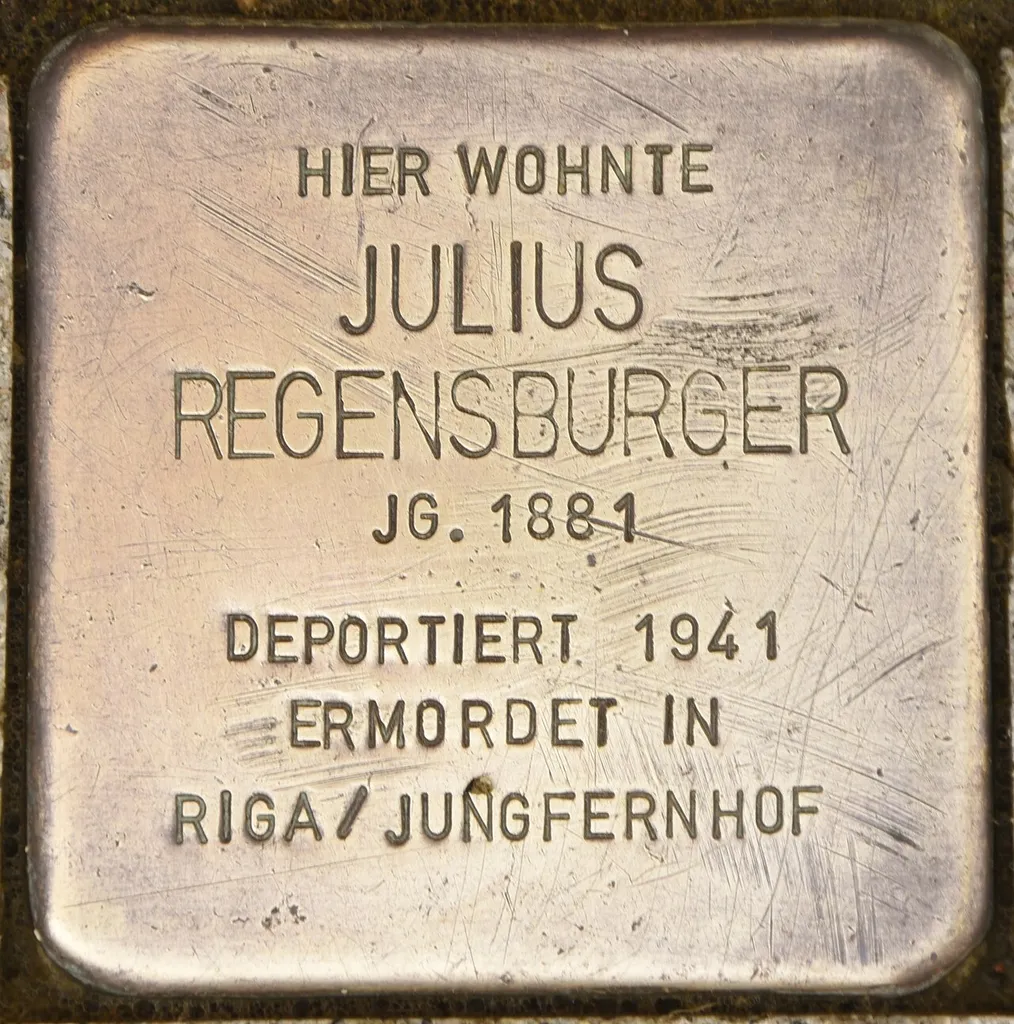 Stolperstein dedicated to Julius Regensburger