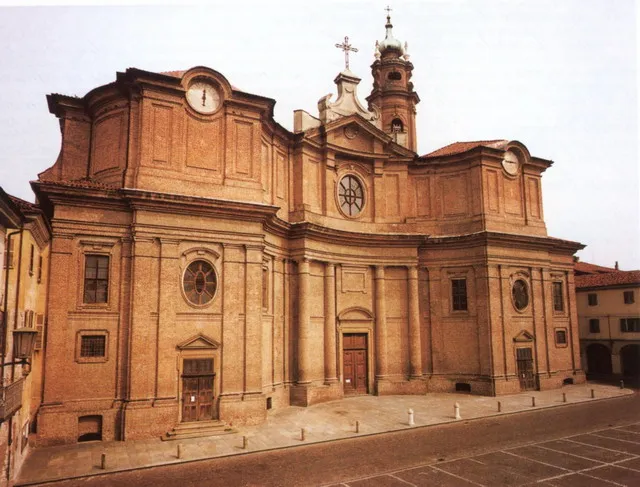 Duomo di Carignano (Torino). Venne costruito tra il 1756 e il 1766 su progetto di Benedetto Alfieri.