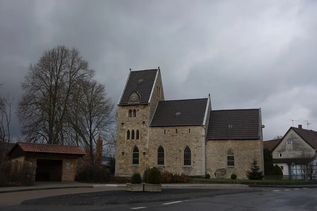 Einbeck, Ortsteil Brunsen in Niedersachsen. Die Kirche steht unter Denkmalschutz.