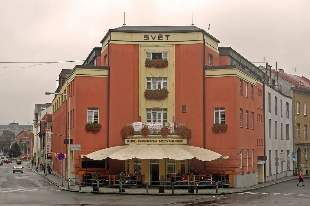 Das ehem. Kino „Svět“ in Šumperk, Slovanská 16; zuvor Kino Saxinger in Mährisch Schönberg. Architekt: Rudolf Bitzan (1928)