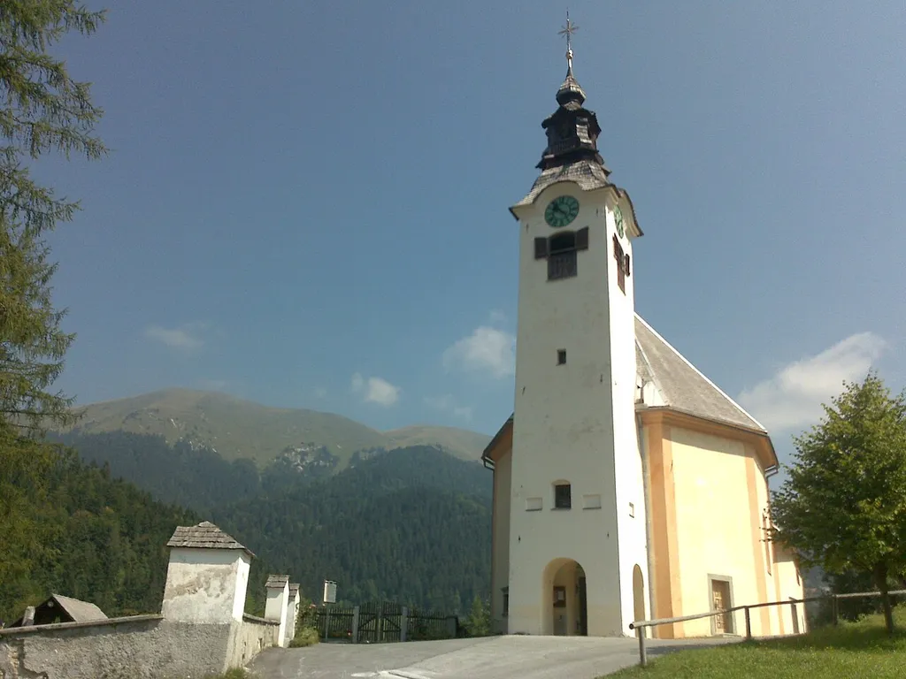 Planina pod Golico - cerkev