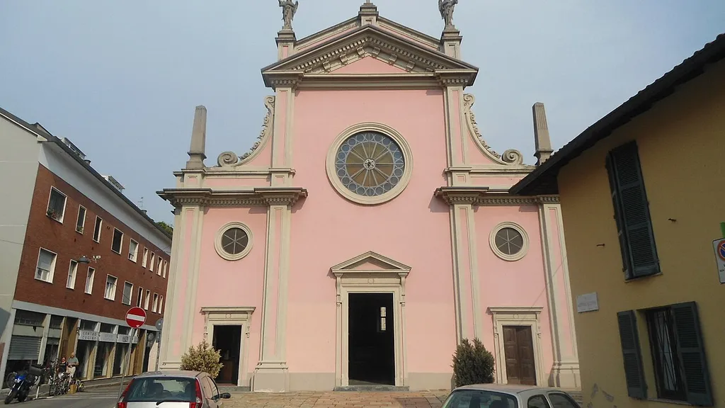 Front of the Santi Nazaro and Celso Church in Via Aldini