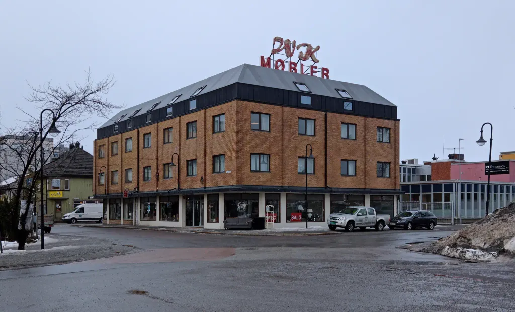 Walther Kristiansen møbelforretning i Mjøndalen sentrum i Drammen kommune.