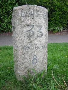 Milestone, London Road, nr jct with Victoria Avenue