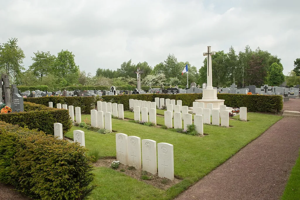 Sailly-sur-la-Lys Churchyard