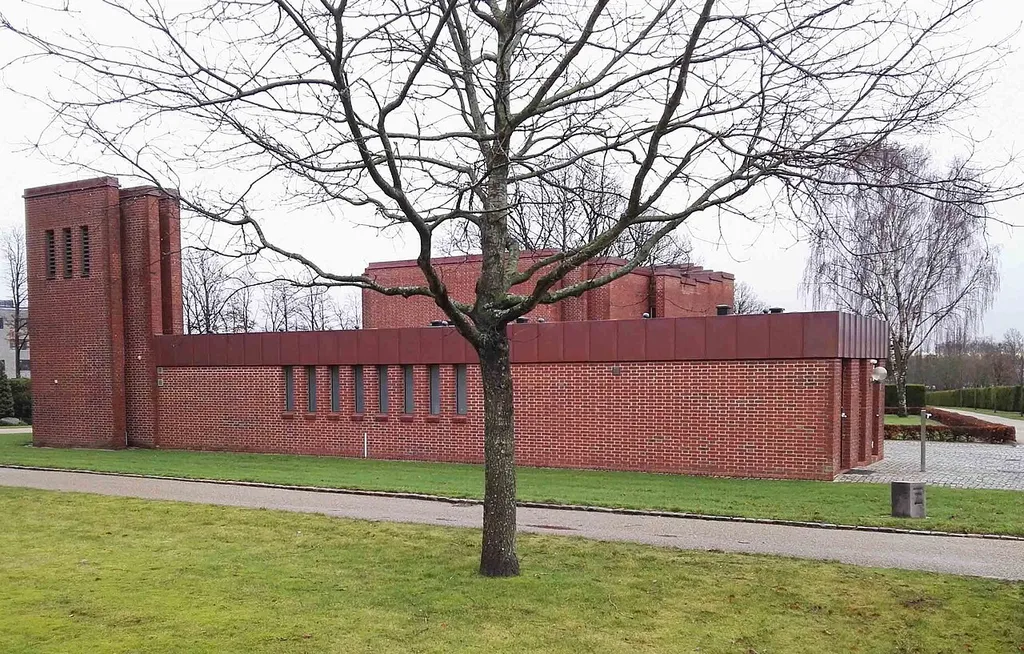 Ikast Østre Kirke fra nordvest