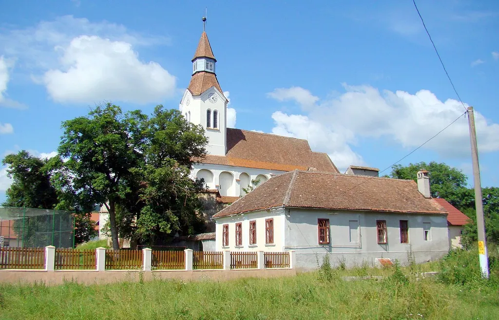Ansamblul bisericii evanghelice fortificate, sat Bunești; comuna Bunești Str. Principală 138 sec. XIV - XIX