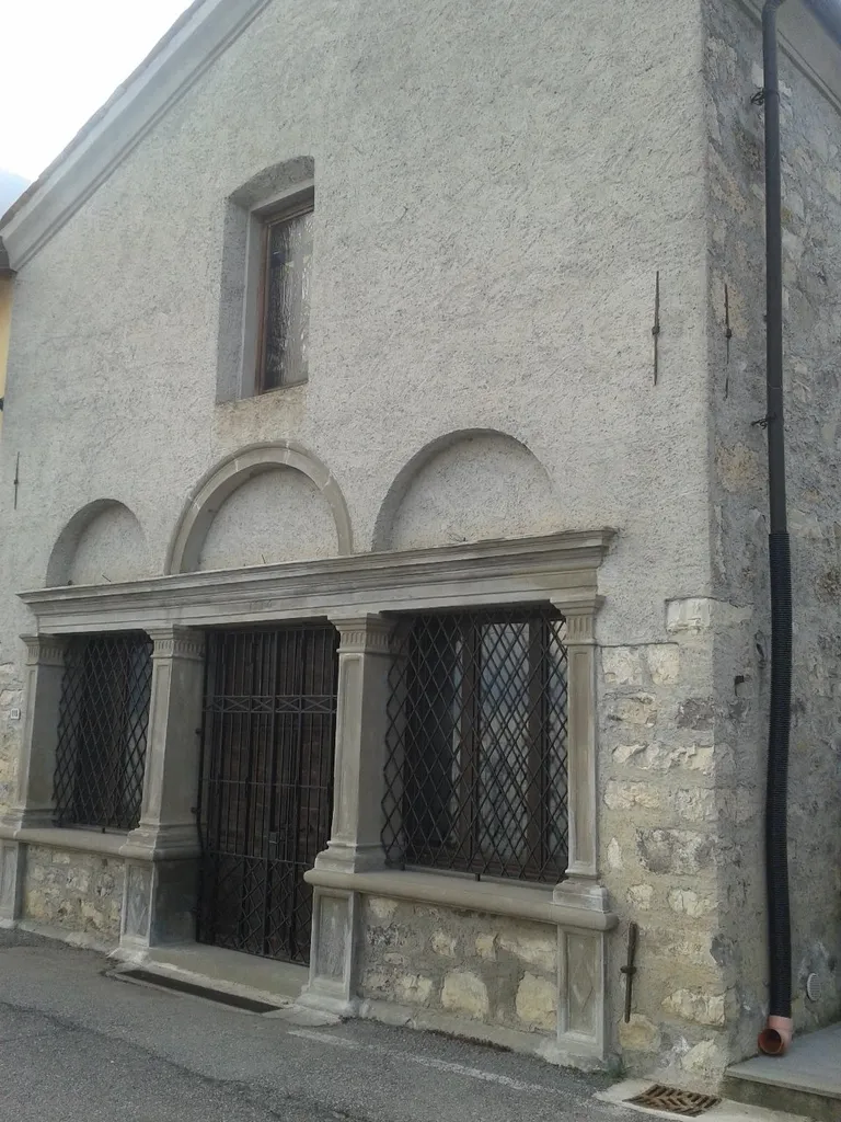 Facciata della chiesa di San Rocco in Riva di Solto