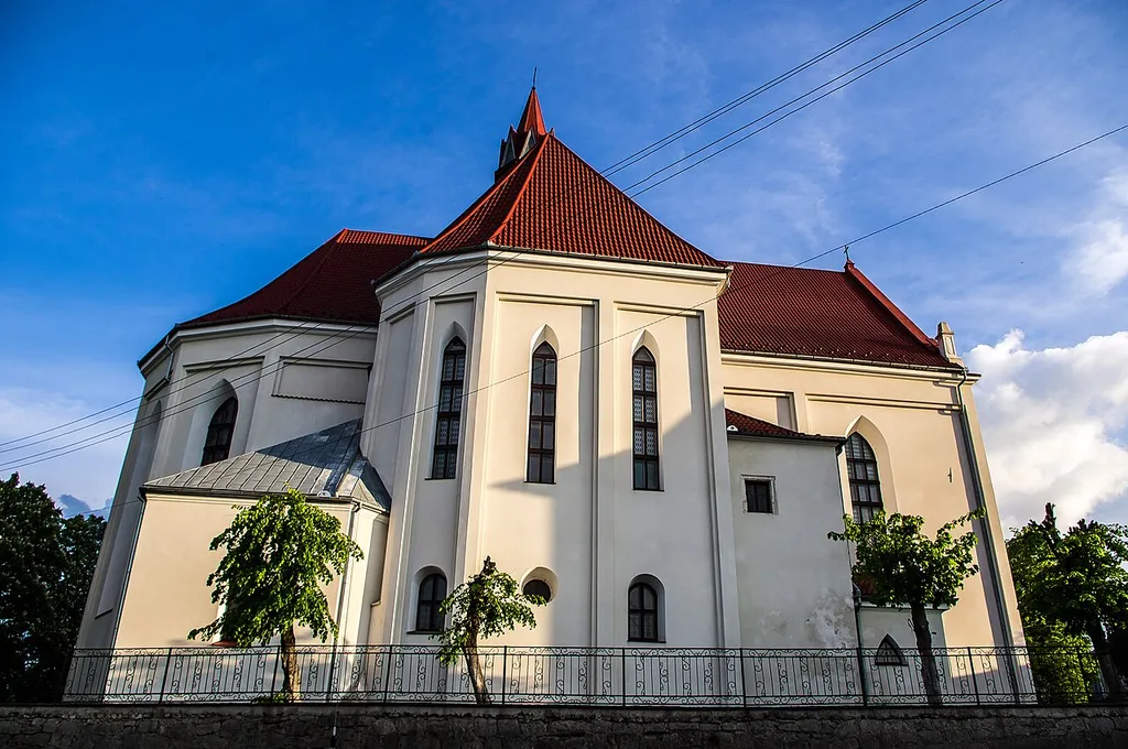 Костел Різдва Діви Марії (мур.), Бережани, вул. Лепких, 1