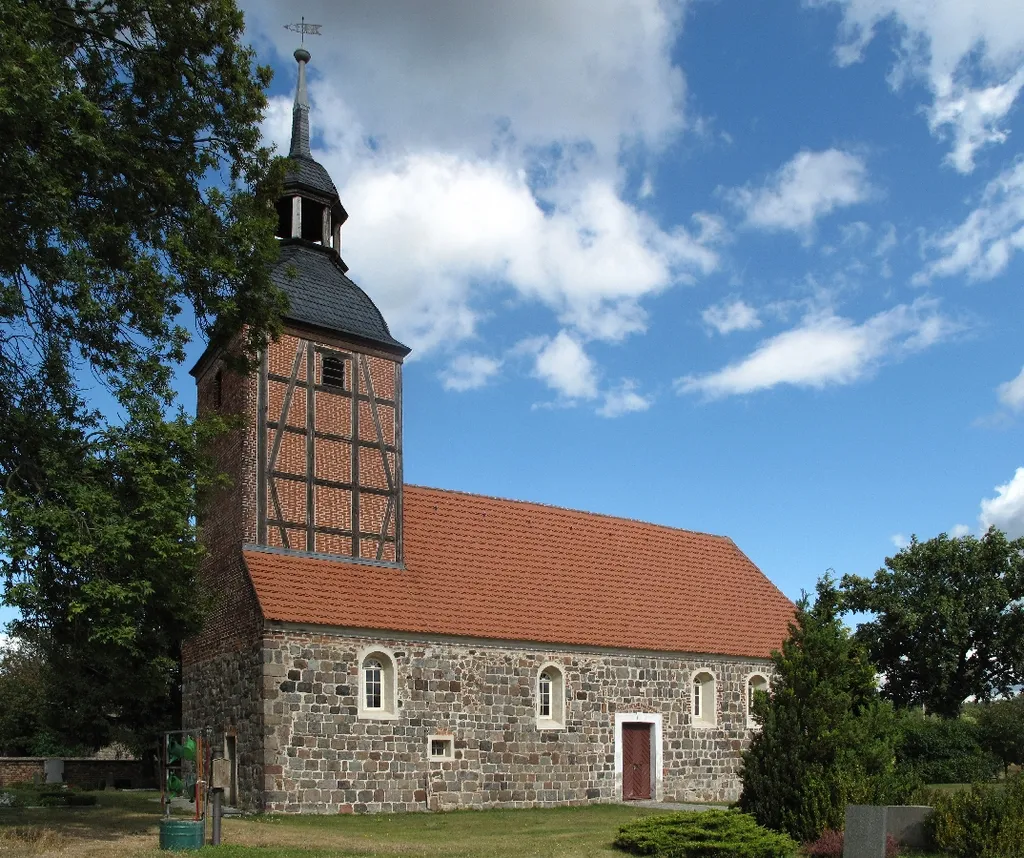 Dorfkirche (13./17. Jh.)