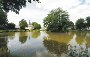 Kirche Am Dorfplatz