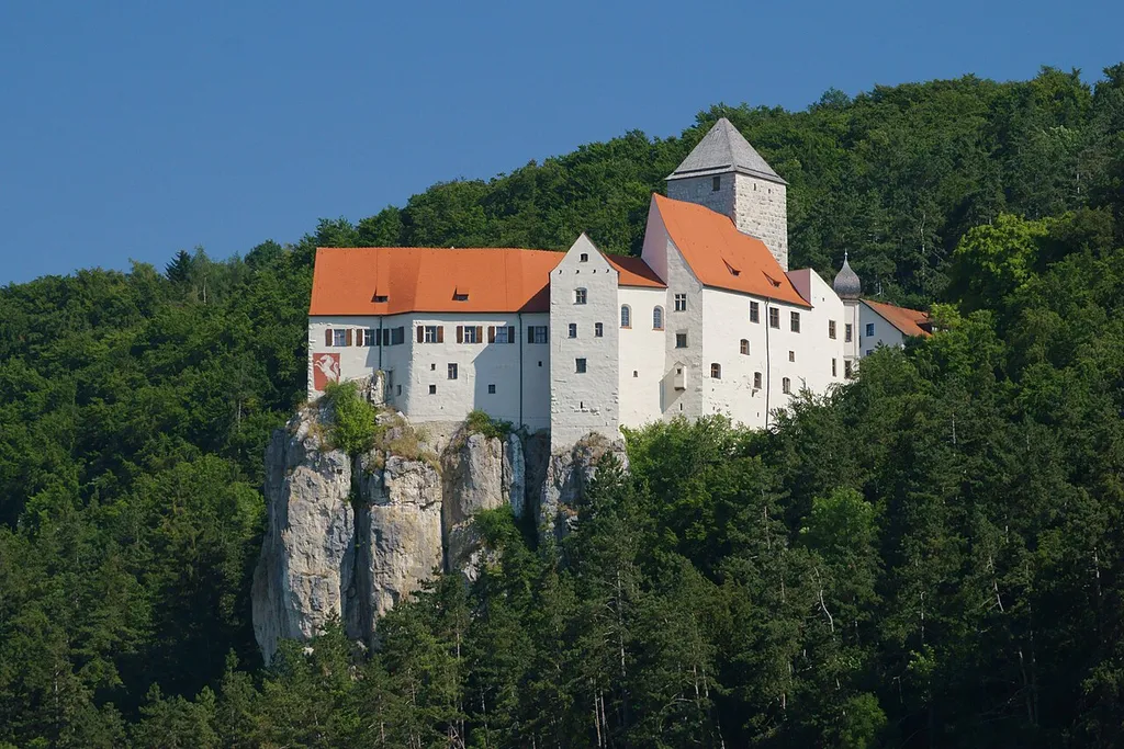 Schloss Prunn von Süden aus gesehen.