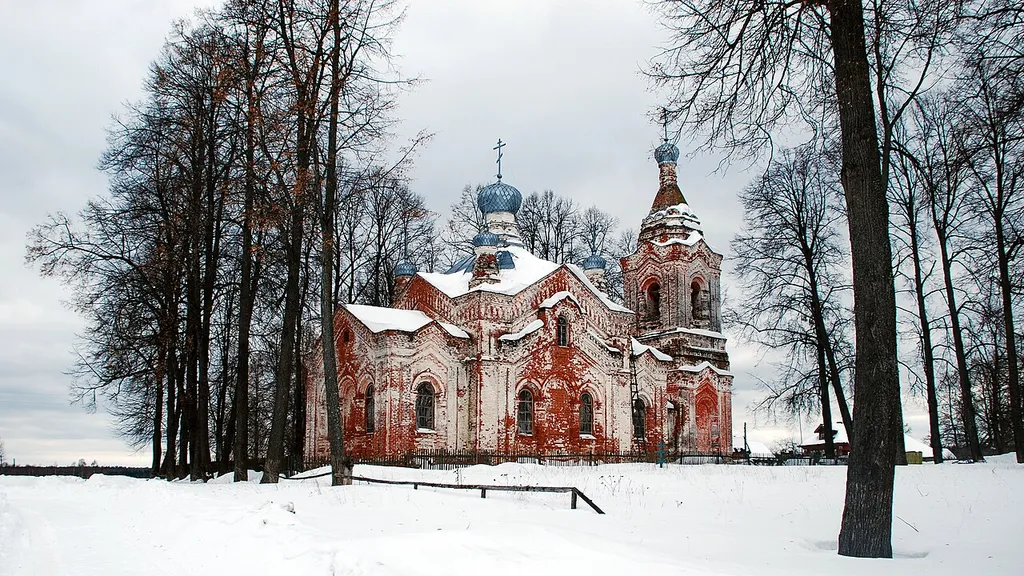 Домовицы This is a photo of a cultural heritage object in Russia, number: 3700001142 (category) This template and pages using it are maintained by the Russian WLM team. Please read the guidelines before making any changes that can affect the monuments database!