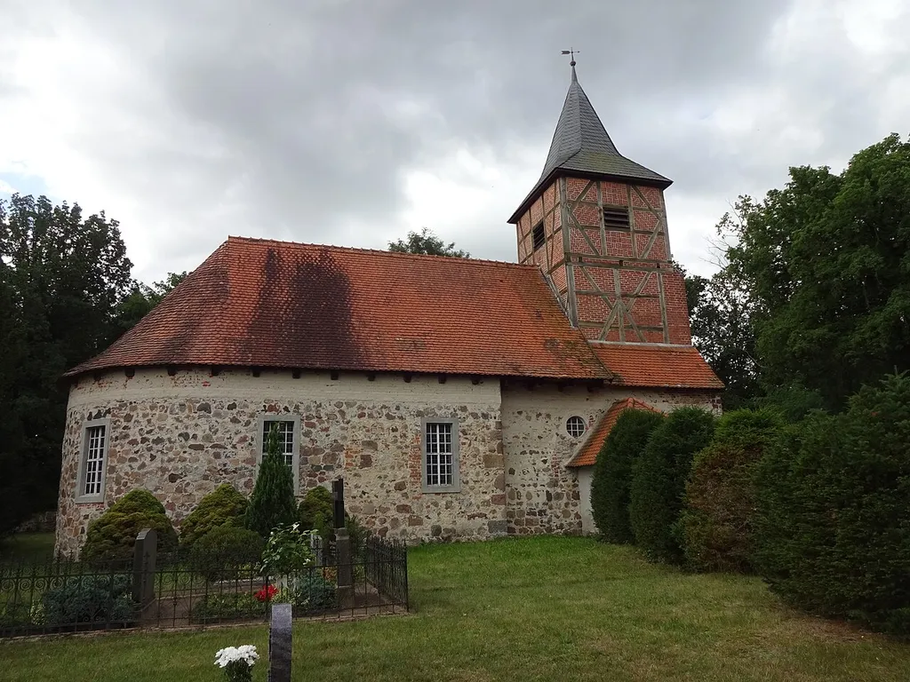 Klinke gehört zur Ortschaft Badingen und ist ein Ortsteil der Stadt Bismark (Altmark) im Landkreis Stendal in Sachsen-Anhalt