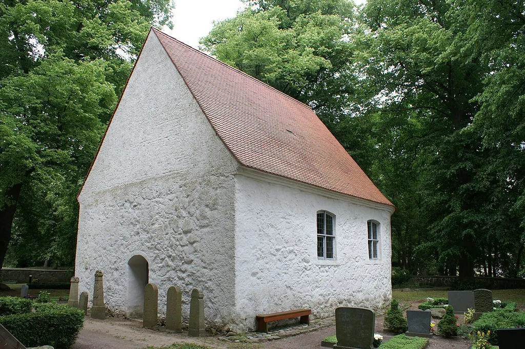 Kirche in Leistenow, Ansicht von Südwesten