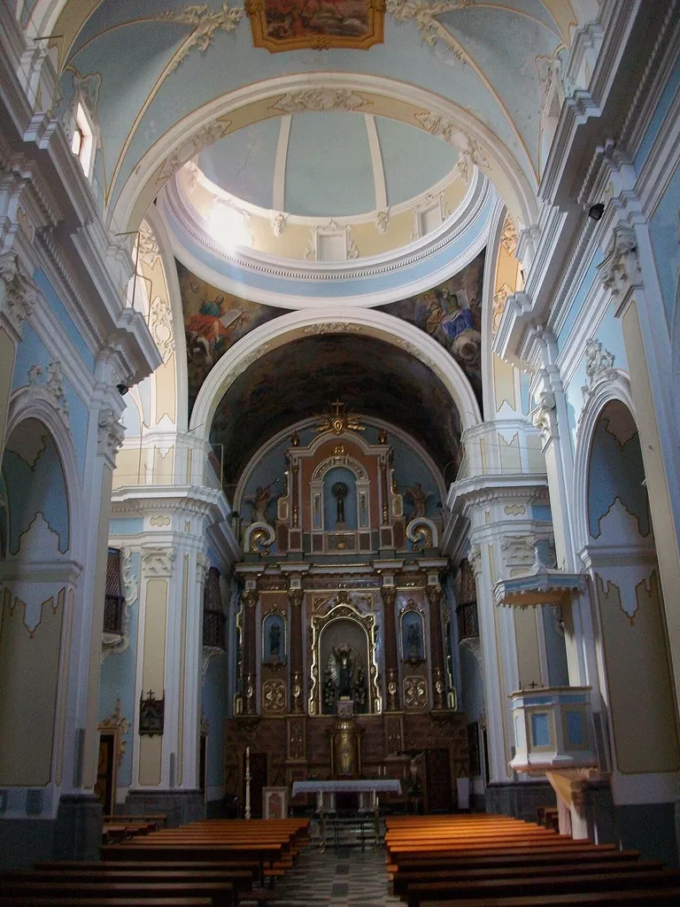 Interior de l'església de sant Miquel arcàngel de Soneja, Alt Palància.