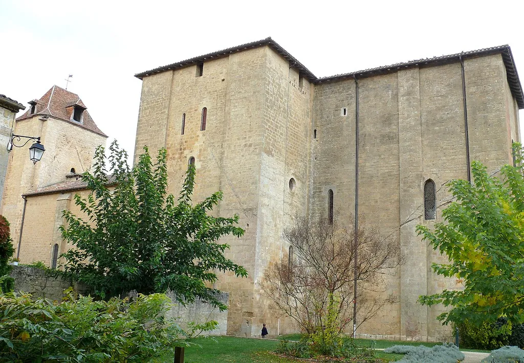 Trémolat - Eglise Saint-Nicolas - Vue d'ensemble, côté sud