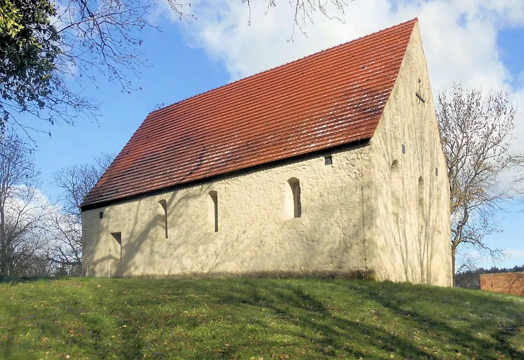Südostseite der Kirche in Pomellen, Gemeinde Nadrensee, Vorpommern