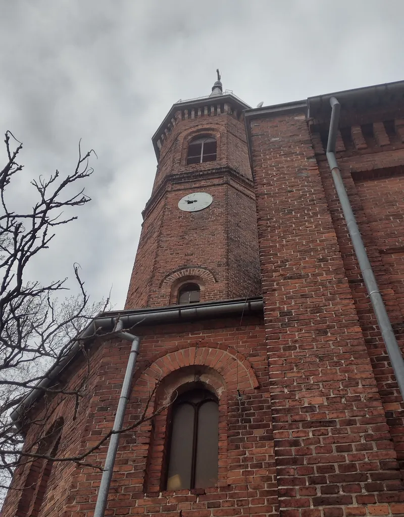 kościół widziany z Cmentarza, widok od strony południowej