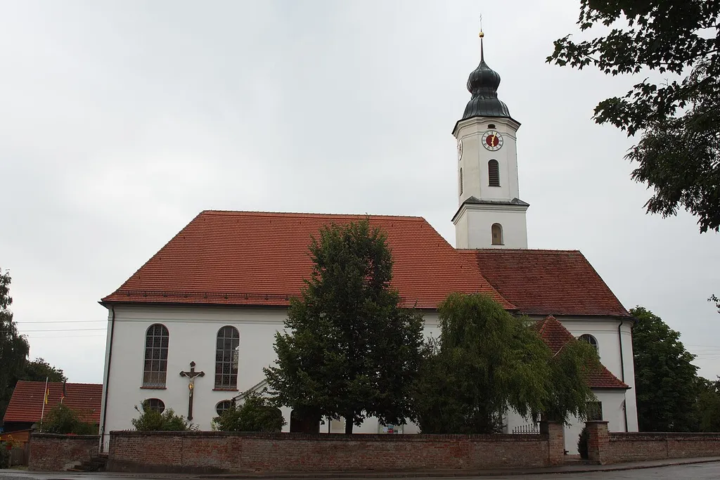 Katholische Pfarrkirche St. Nikolaus in Kutzenhausen im Landkreis Augsburg (Bayern)
