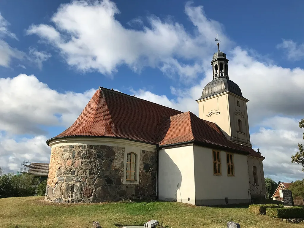 Die Dorfkirche Gollwitz ist eine spätgotische Saalkirche in Gollwitz, einem Ortsteil der Stadt Brandenburg an der Havel.