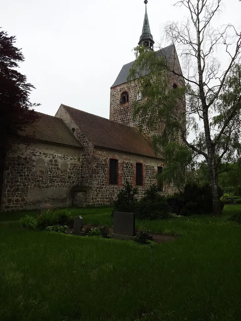 Büste ist ein Ortsteil der Stadt Bismark (Altmark) im Landkreis Stendal in Sachsen-Anhalt
