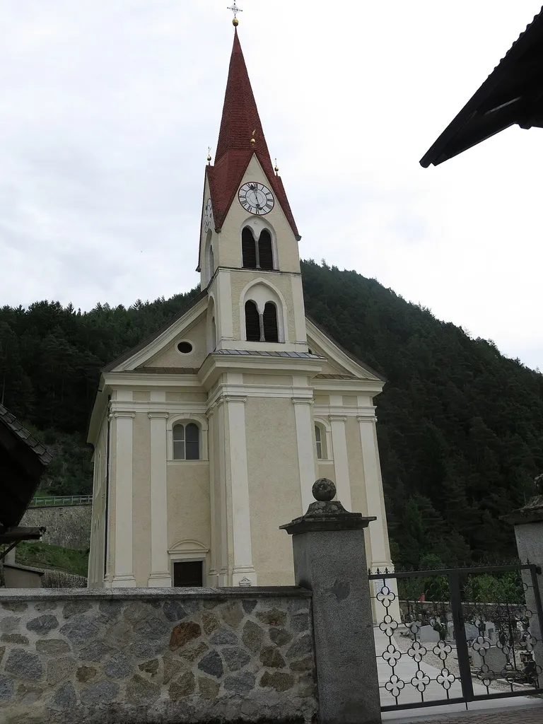 St. Peter und Paul in Kiens, Ansicht von Westen