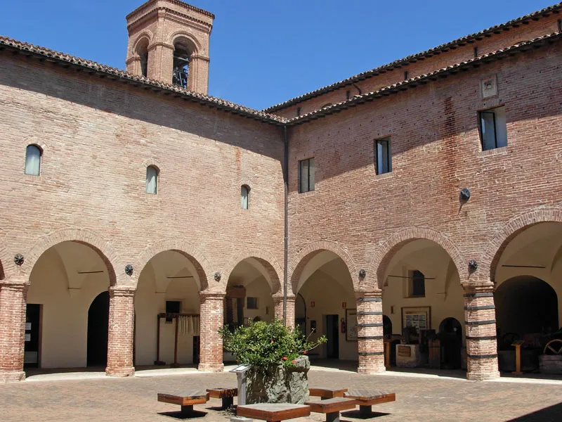Cortile del Museo della Carta di Fabriano (AN)