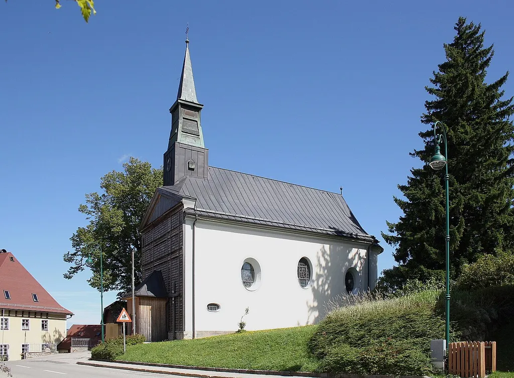 Südwestansicht der Pfarrkirche Puchenstuben