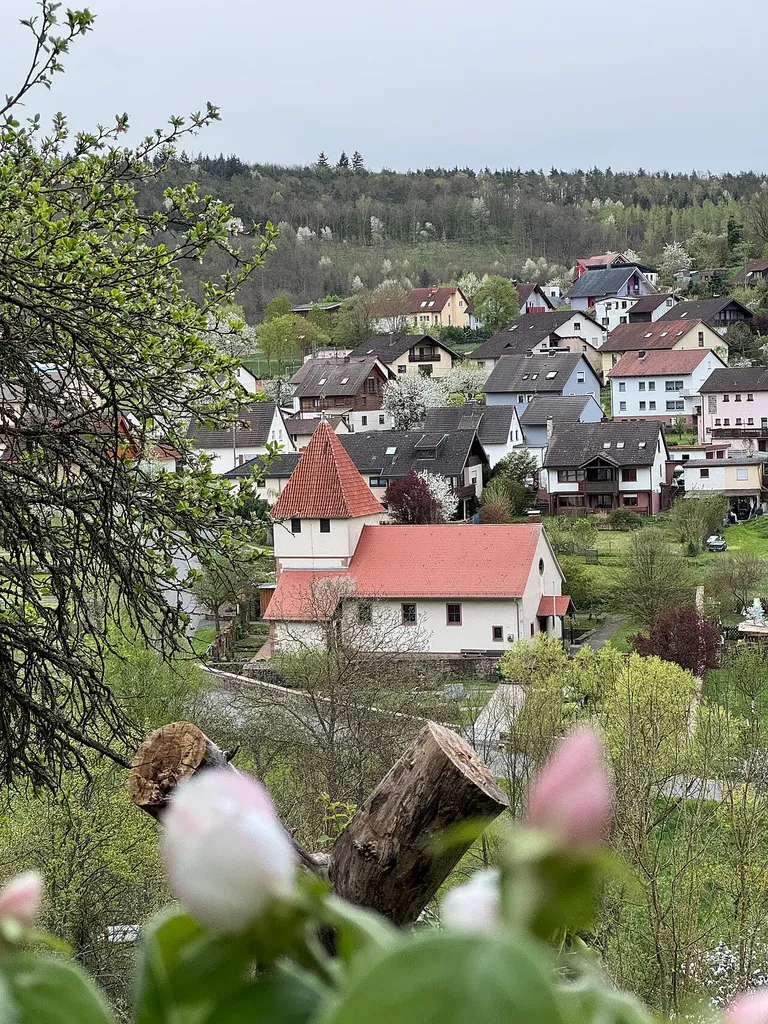 Evangelische Petruskirche Wehrkirche Waldenhausen bei Wertheim, Außen