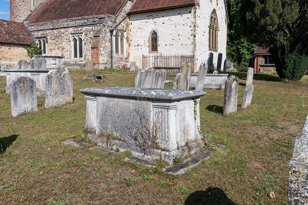 Ightham: CHEST TOMB 20 YARDS NORTH WEST OF CHURCH OF ST PETER
