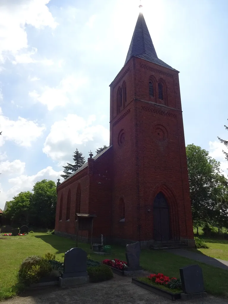 Hagenau ist Ortsteil der Ortschaft Packebusch und der Stadt Kalbe (Milde) im Altmarkkreis Salzwedel in Sachsen-Anhalt,