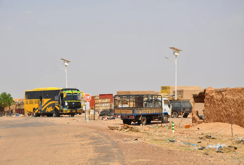 Scene in Mararaba in Niger, a hamlet on the road from Agadez to Tahoua, located at the junction where the road to In-Gall splits off.