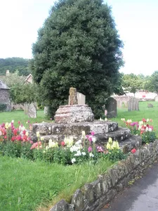 Cross in the churchyard of St George's Church