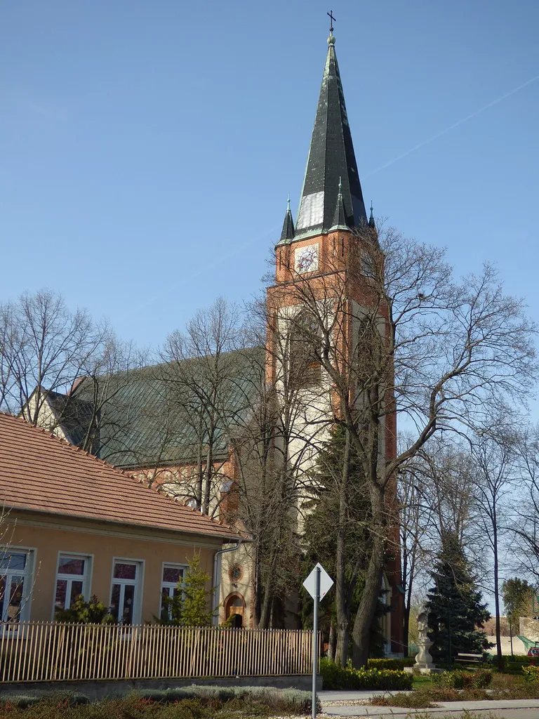 Dunaharaszti római katolikus temploma délkelet felől