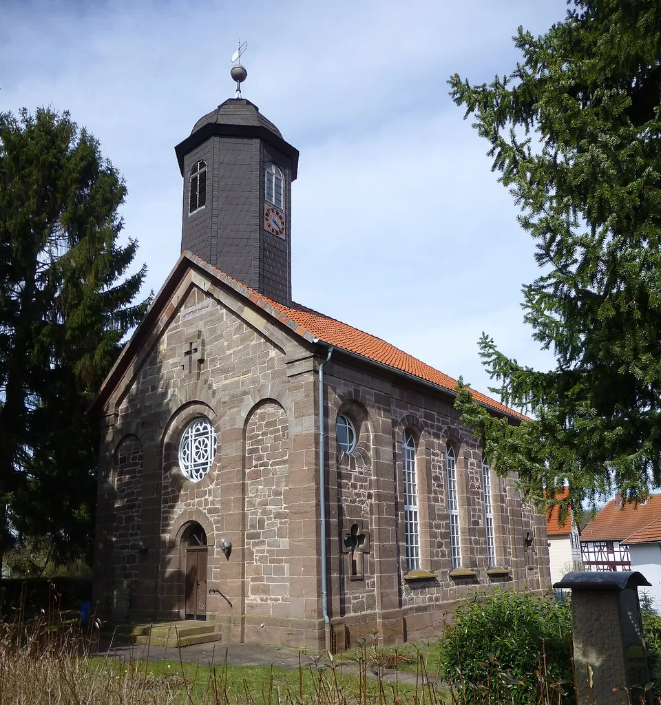 Evangelische Kirche in Marzhausen, Gemeinde Neu-Eichenberg, Nordhessen.