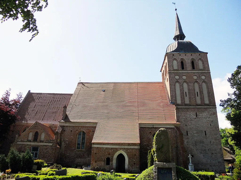 Außenansicht der Katharinenkirche in Trent, Rügen
