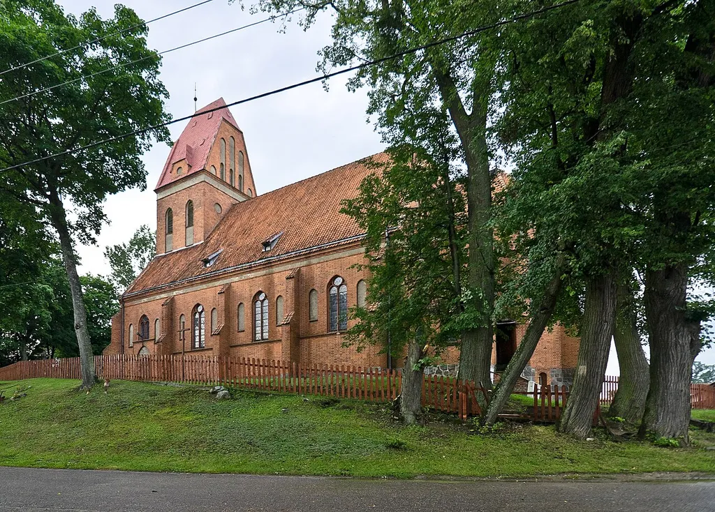 Kościół parafialny p.w. św. Wawrzyńca w Kochanówce.