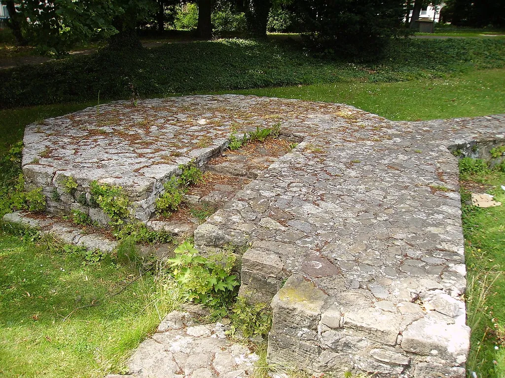 Stiftsruine St. Georg in Goslar: Turmfundament nordwestlich vor Oktogon
