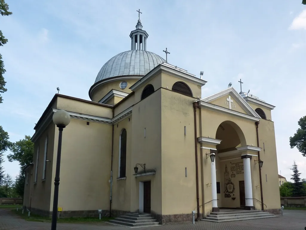 Strzałkowo, ul. Księdza Stanisława Marusarza 5 - rzymskokatolicki kościół parafialny p.w. św. Doroty.