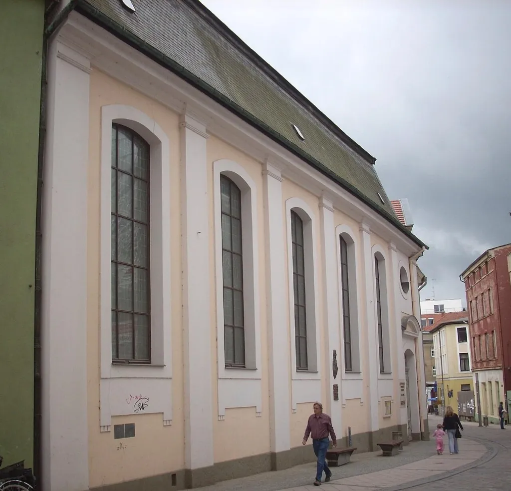 Schwerin, kath. Propsteikirche St. Anna, Straßenseite