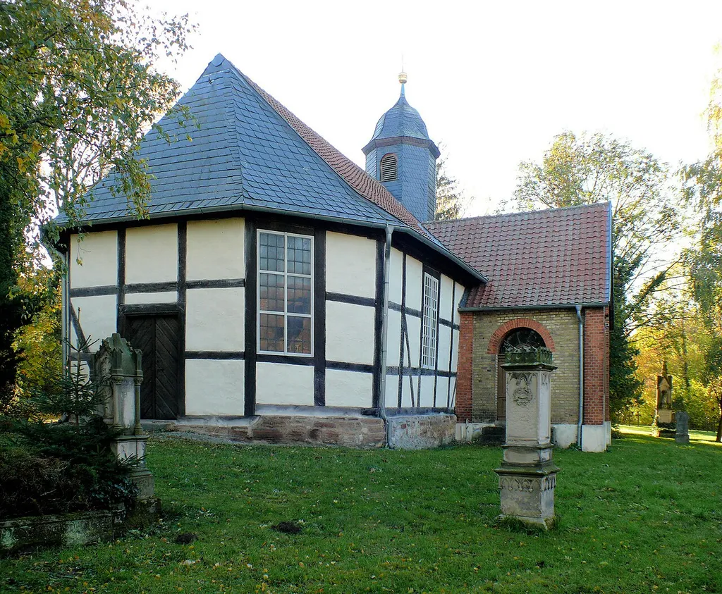 Gottesackerkirche auf dem Friedhof in Wasserleben