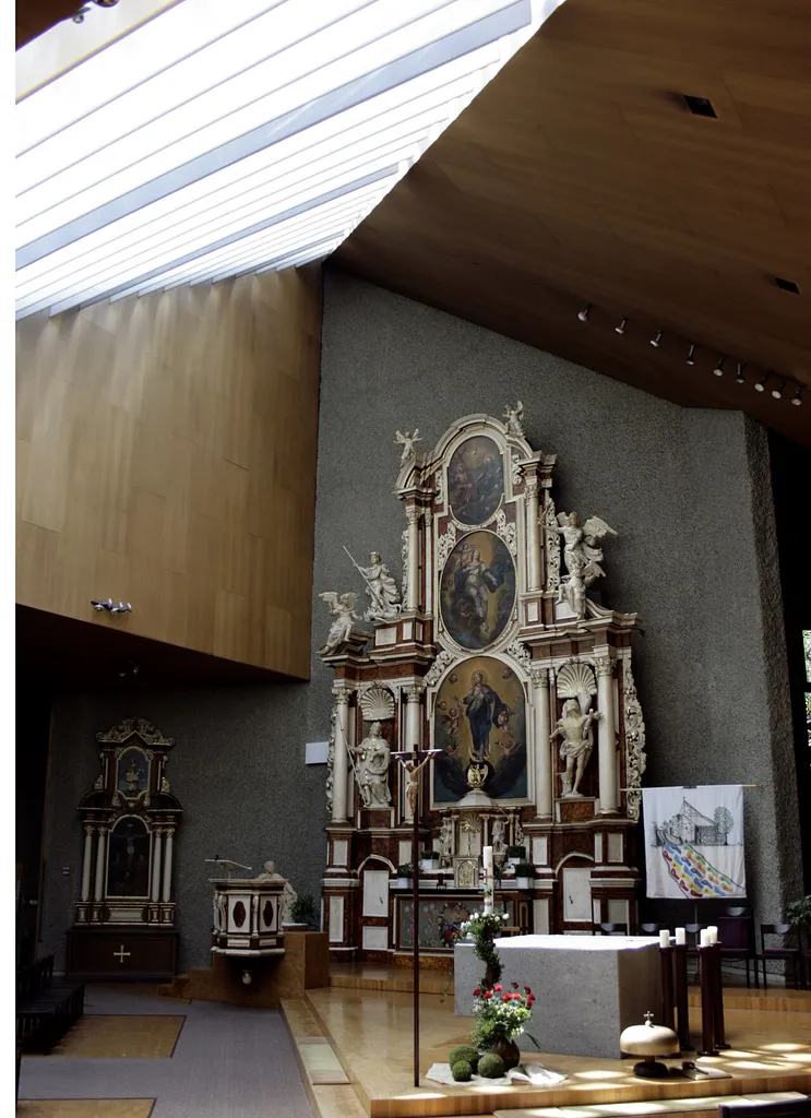 Neue Kirche in Lindenholzhausen, Deutschland, innen