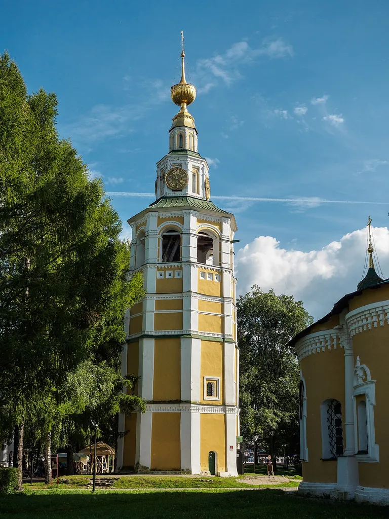 Колокольня Спасо-Преображенского собора в Угличе.